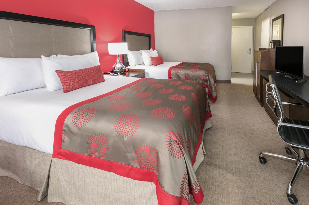 Ramada By Wyndham Texarkana - thumb 3