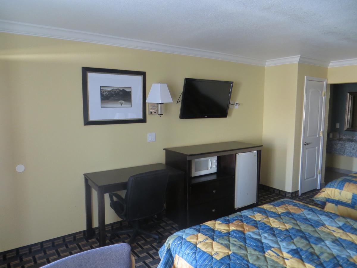 Hallmarc Inn - thumb 14