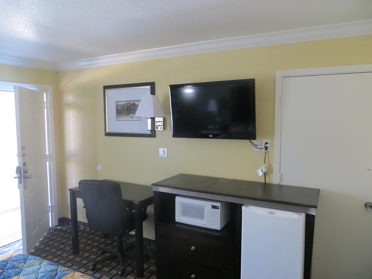 Hallmarc Inn - thumb 4