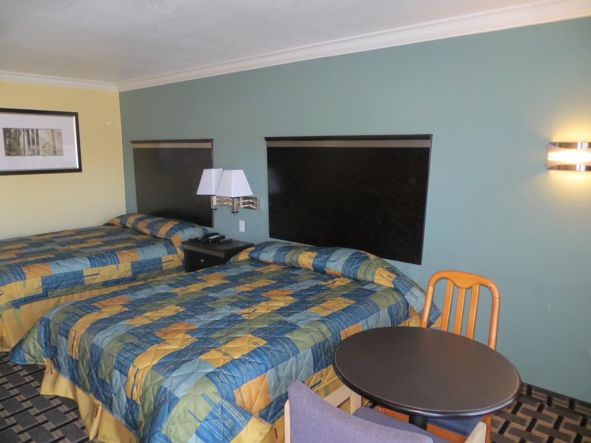 Hallmarc Inn - thumb 12