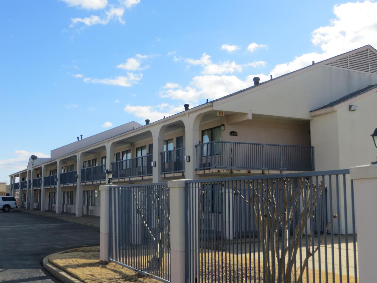 Hallmarc Inn - thumb 22