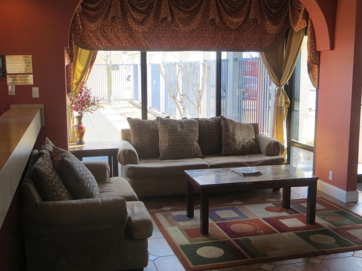 Hallmarc Inn - thumb 5