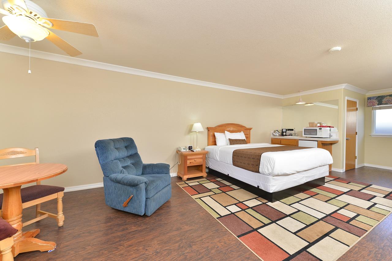 Cayucos Beach Inn - thumb 24