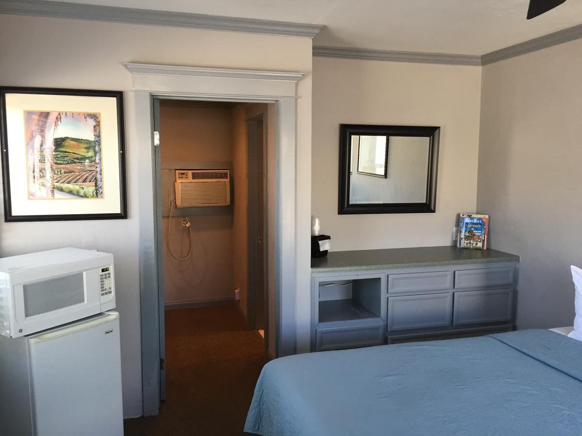 Coronado Inn - thumb 17