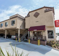 Econo Lodge Inn  Suites Fallbrook Downtown - Accommodation Philadelphia
