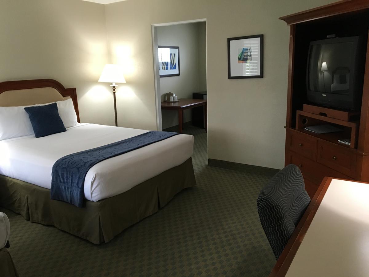 La Avenida Inn - thumb 38
