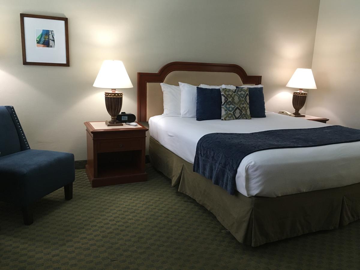 La Avenida Inn - thumb 1