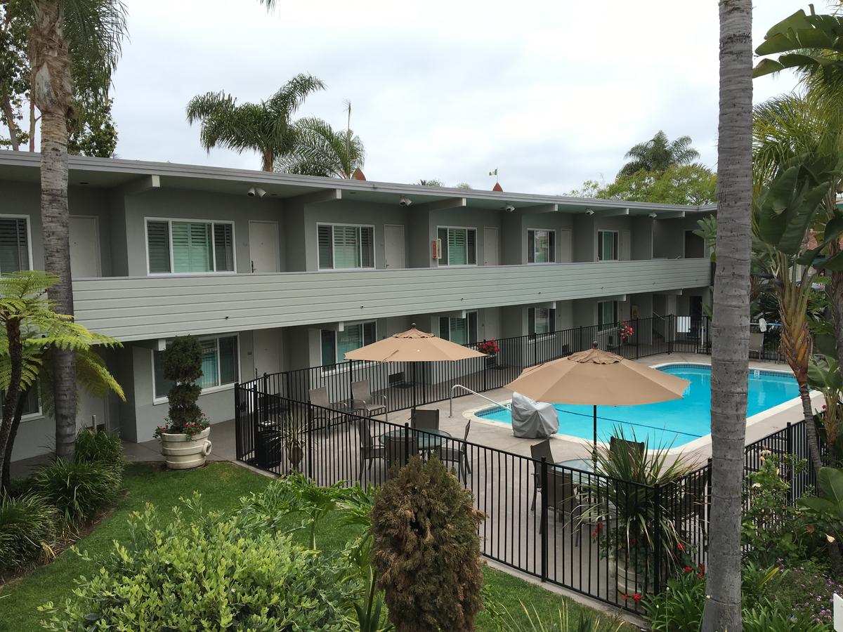 La Avenida Inn - thumb 10