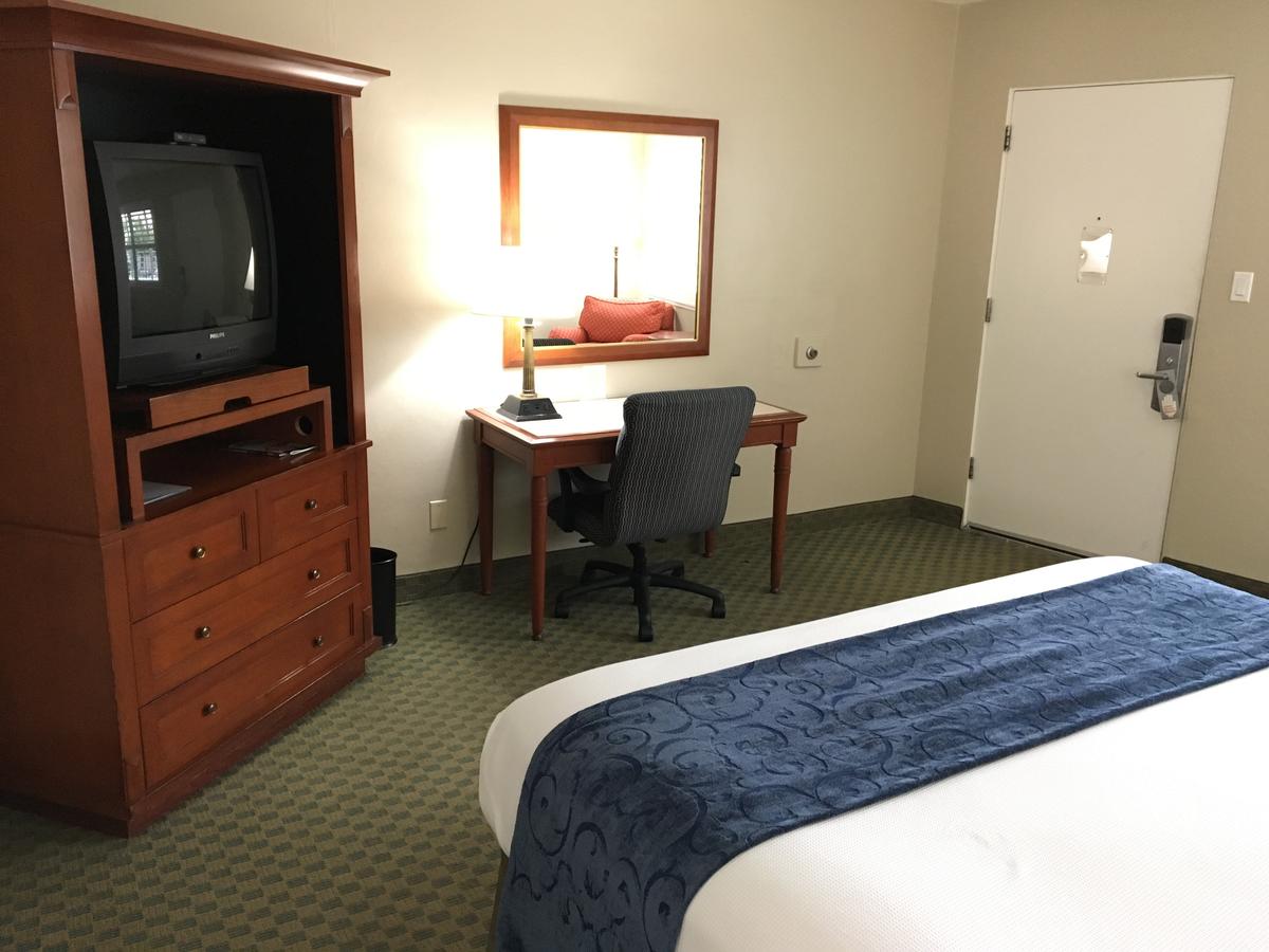 La Avenida Inn - thumb 27