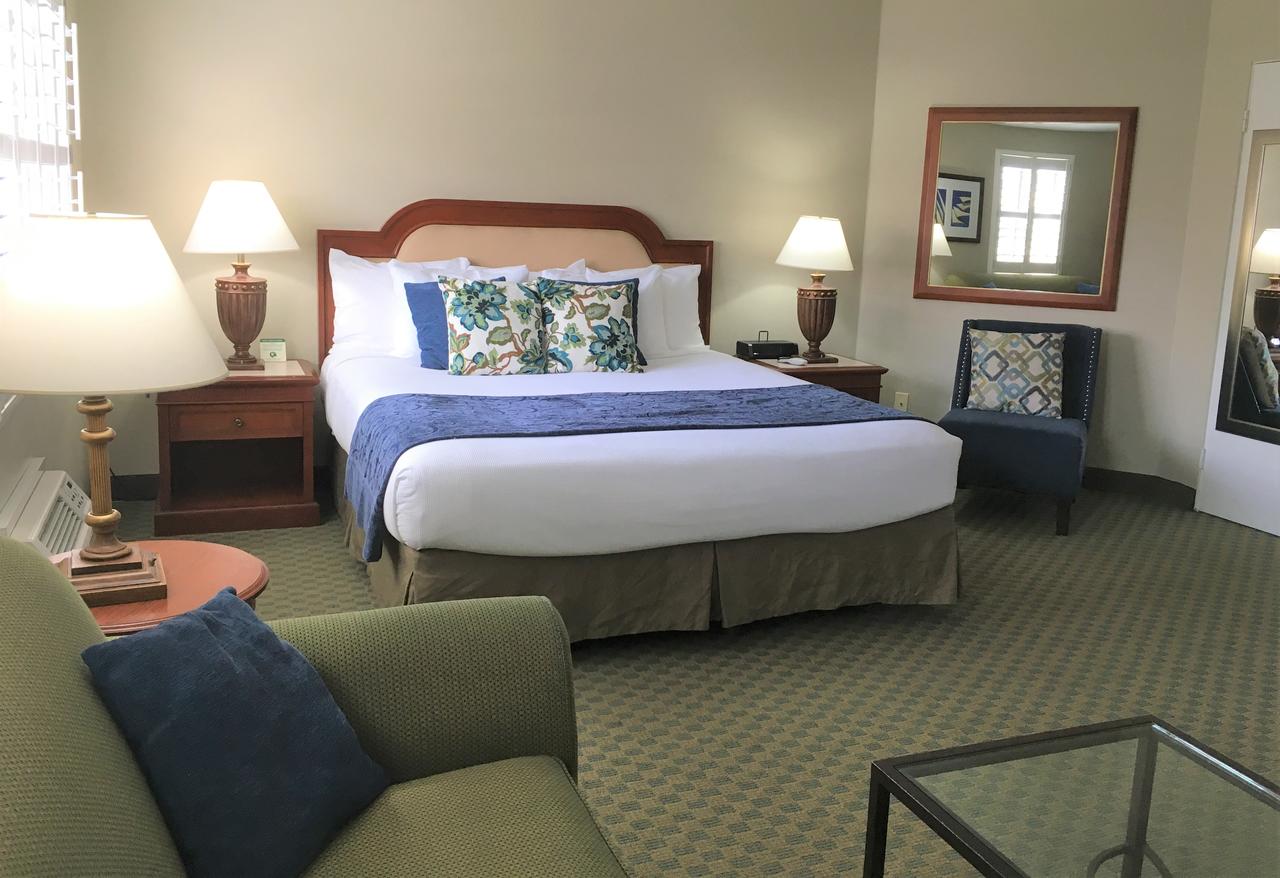 La Avenida Inn - thumb 7