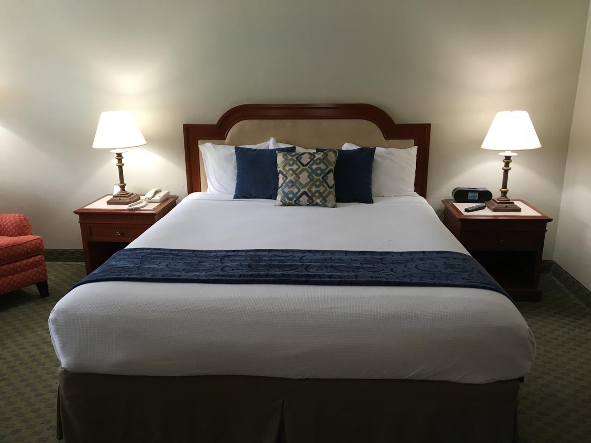 La Avenida Inn - thumb 11