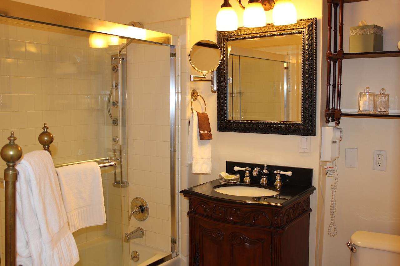 Washington Square Inn - thumb 1