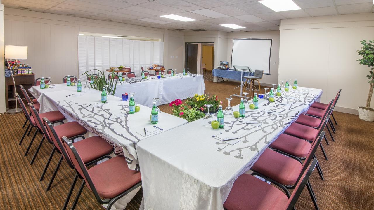 Rocky Mountain Hotel & Conference Center - thumb 5