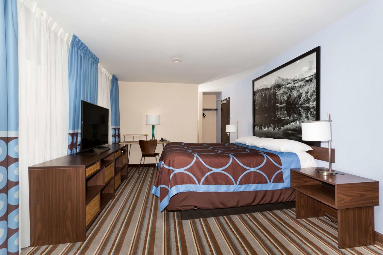 Super 8 By Wyndham Longmont/Twin Peaks - thumb 14