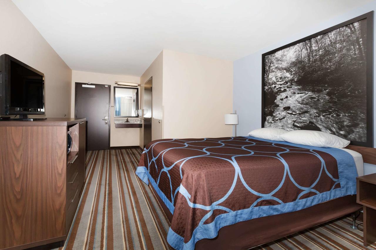 Super 8 By Wyndham Longmont/Twin Peaks - thumb 16