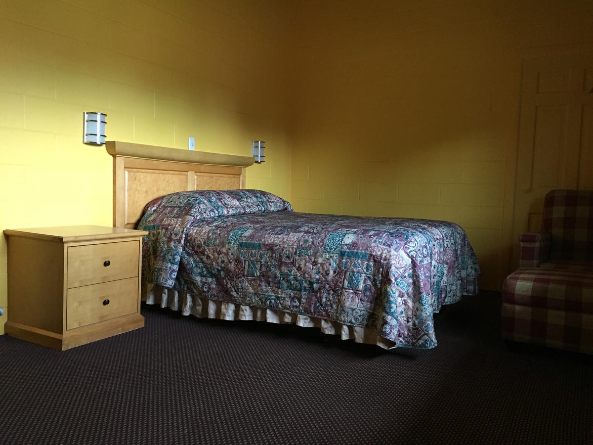 Lamplighter Motel - thumb 7