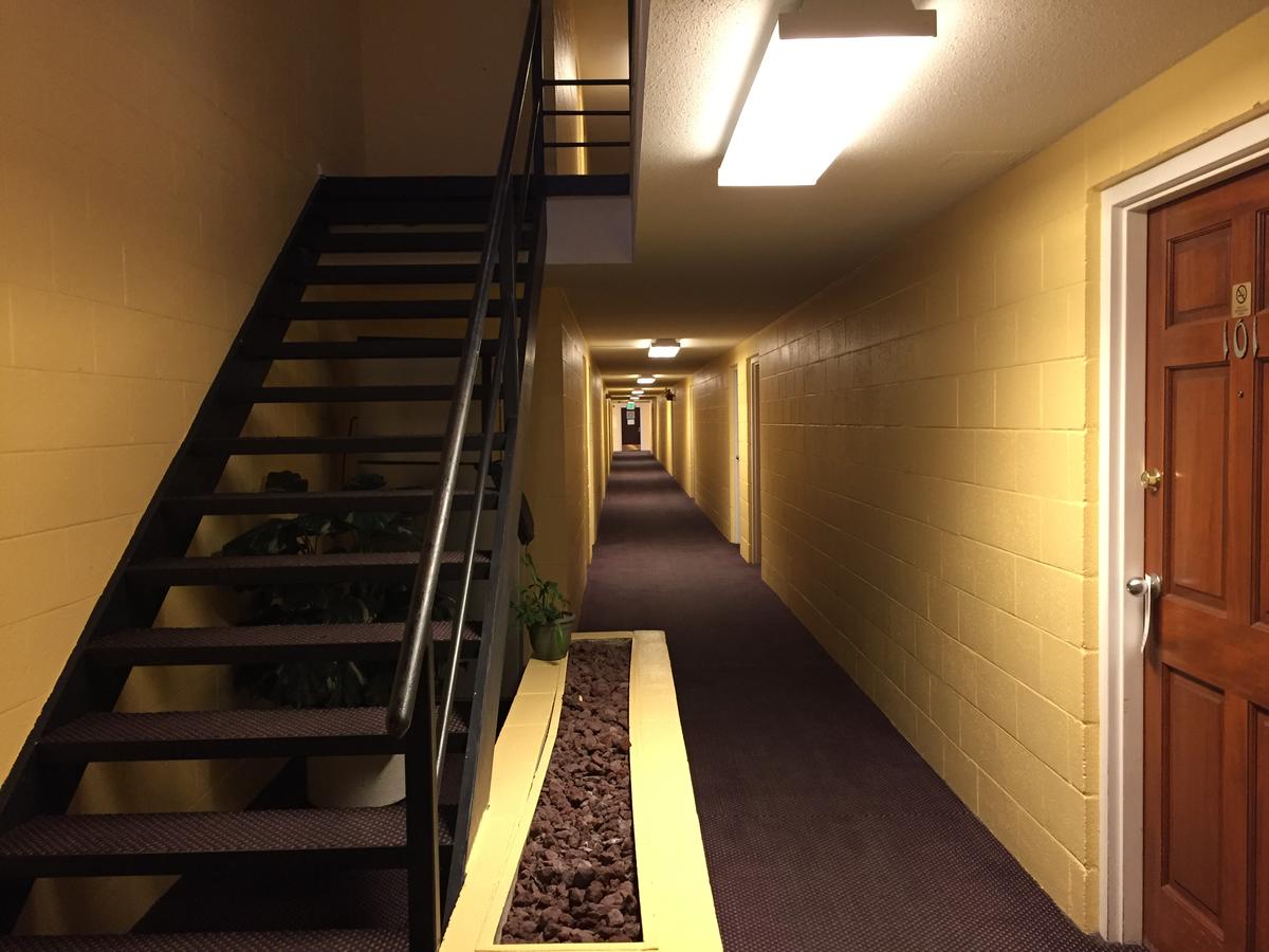 Lamplighter Motel - thumb 6