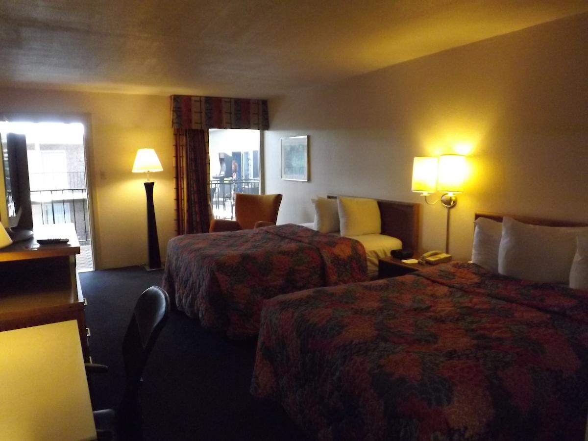 Ramada By Wyndham Sterling - thumb 10
