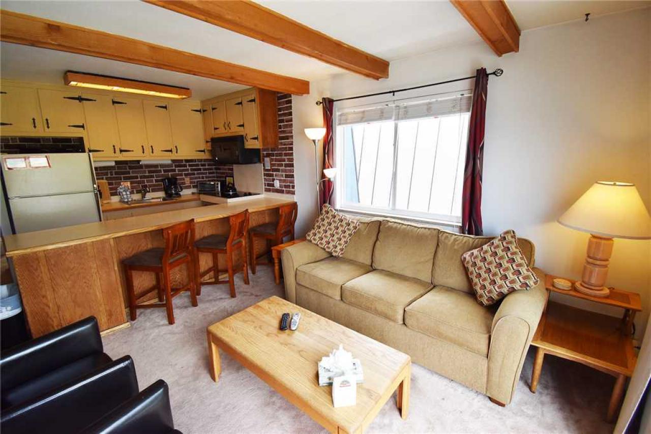 Summit Yacht Club 31 (Condo) - thumb 8