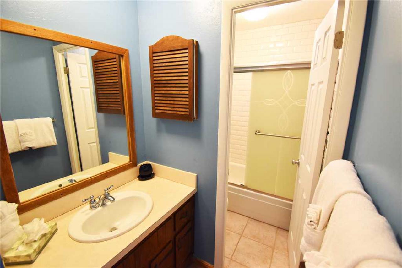 Summit Yacht Club 31 (Condo) - thumb 13