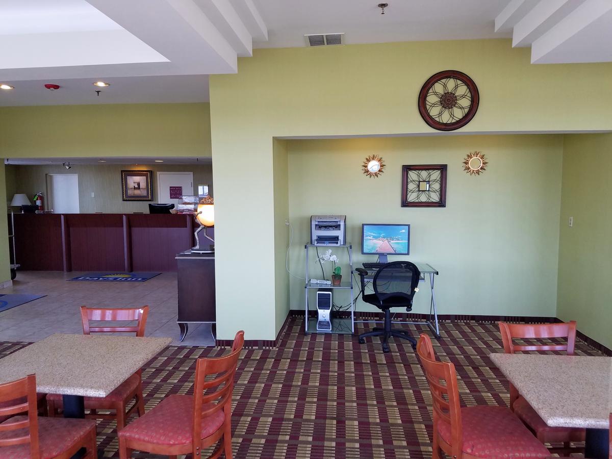Days Inn By Wyndham Windsor Locks / Bradley Intl Airport - thumb 33