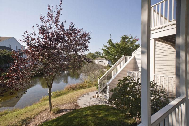 53002 Lakeshore Drive Townhouse - thumb 4