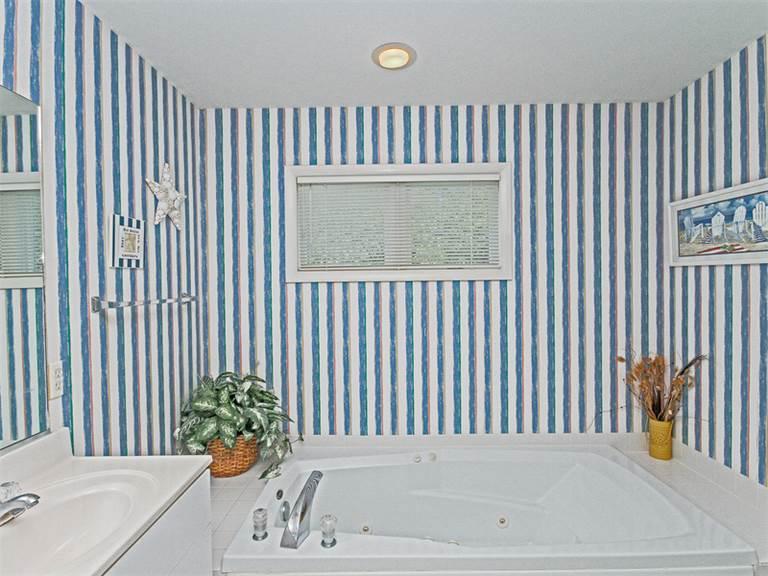 53002 Lakeshore Drive Townhouse - thumb 3