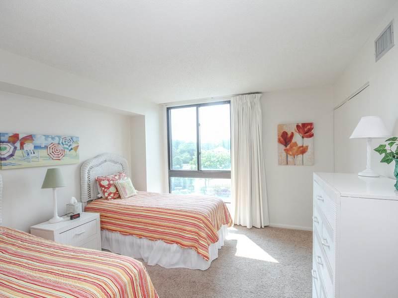 301 Island House Condo - thumb 4