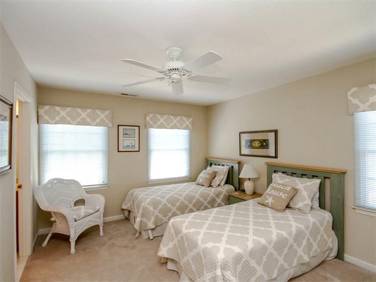 137 October Glory Avenue Home - thumb 18