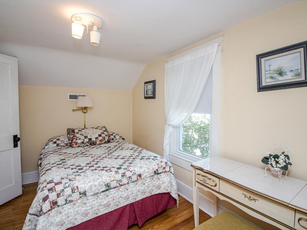 6 Central Avenue Home - thumb 12