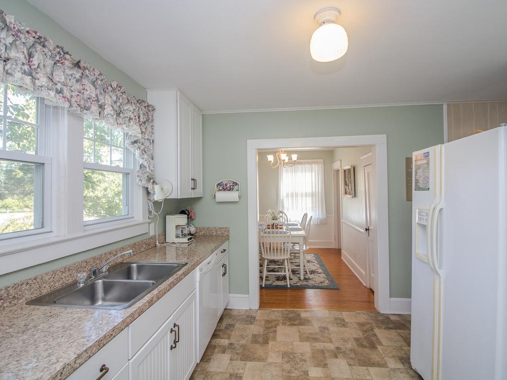 6 Central Avenue Home - thumb 1