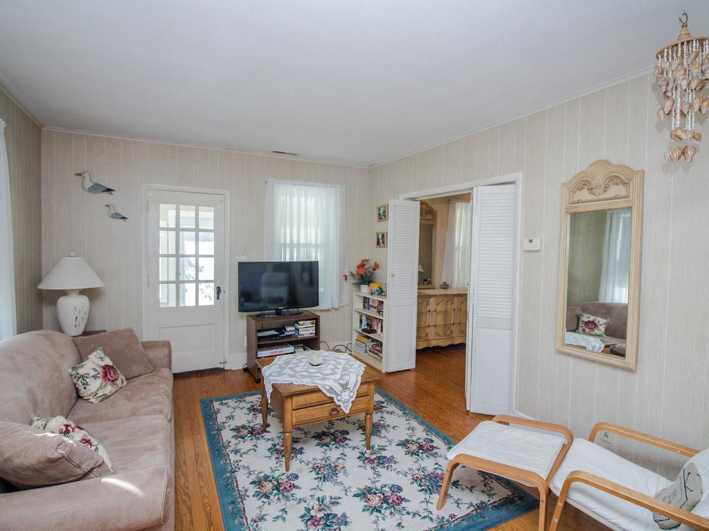 6 Central Avenue Home - thumb 15