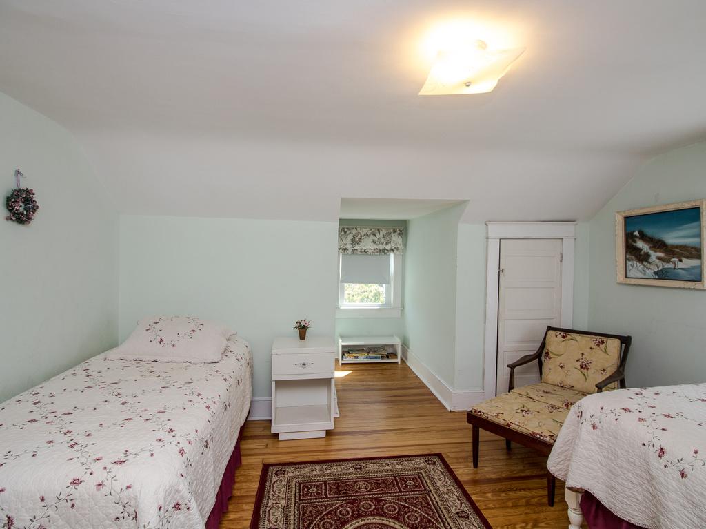 6 Central Avenue Home - thumb 11