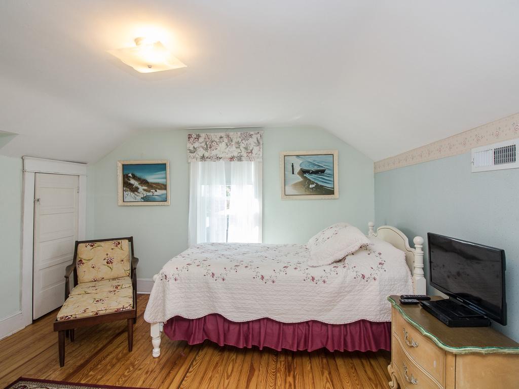 6 Central Avenue Home - thumb 24