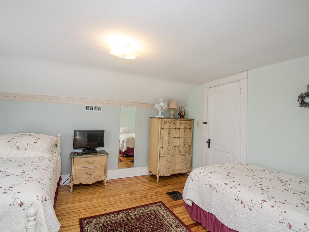 6 Central Avenue Home - thumb 21