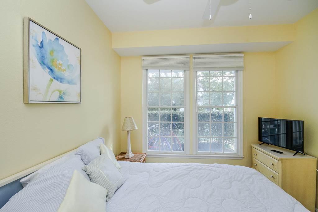232A October Glory Avenue Condo - thumb 21