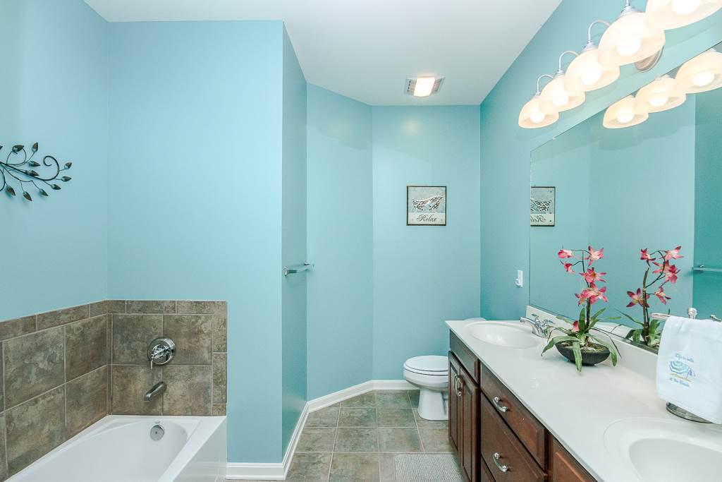 232A October Glory Avenue Condo - thumb 28