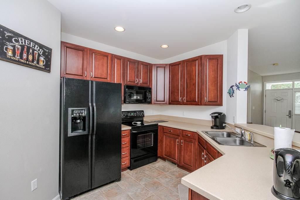 232A October Glory Avenue Condo - thumb 34