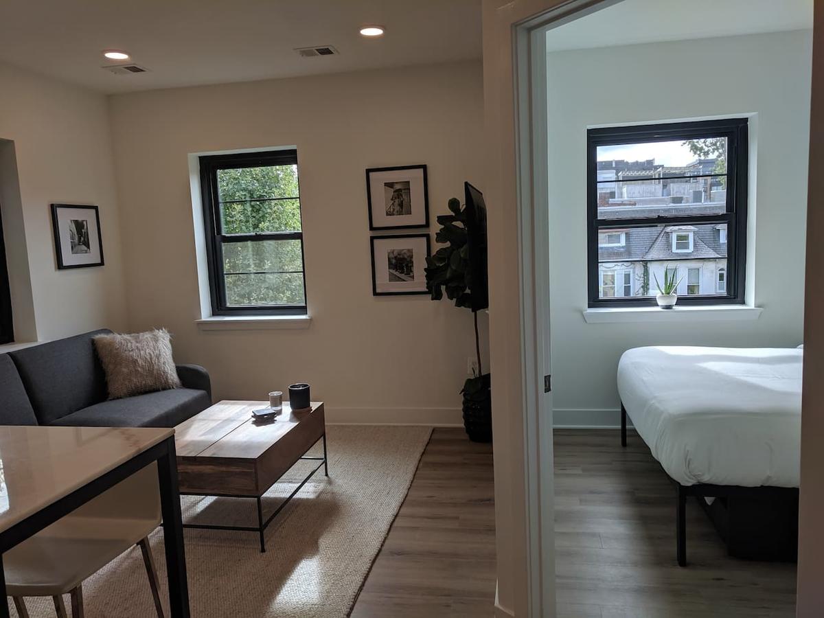 Posh & Modern Dc Proper Flat - thumb 3