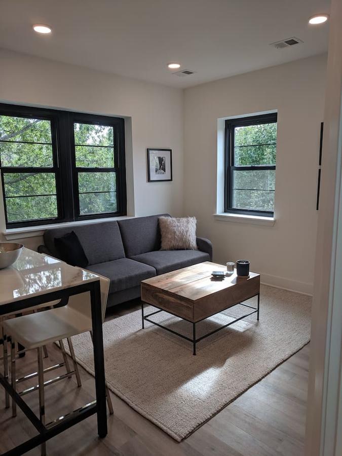 Posh & Modern Dc Proper Flat - thumb 2