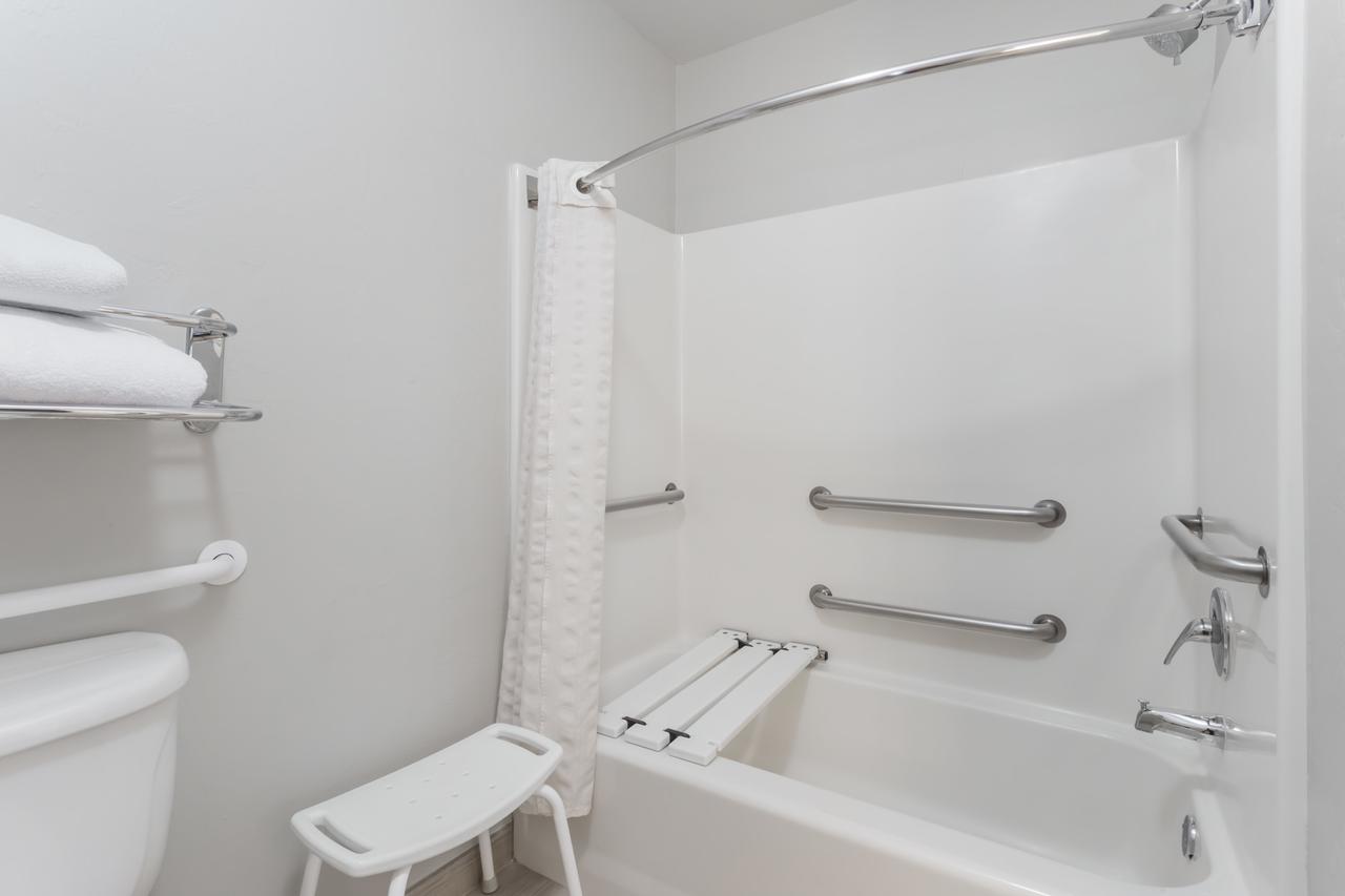 Hawthorn Suites By Wyndham Naples - thumb 16