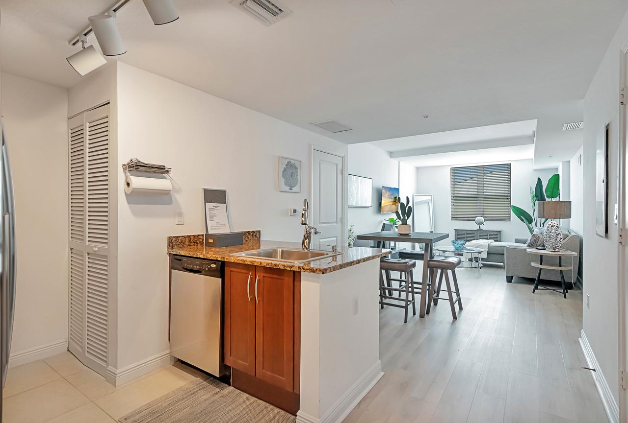 Brand New 1 Bedroom Close To The Beach - thumb 6