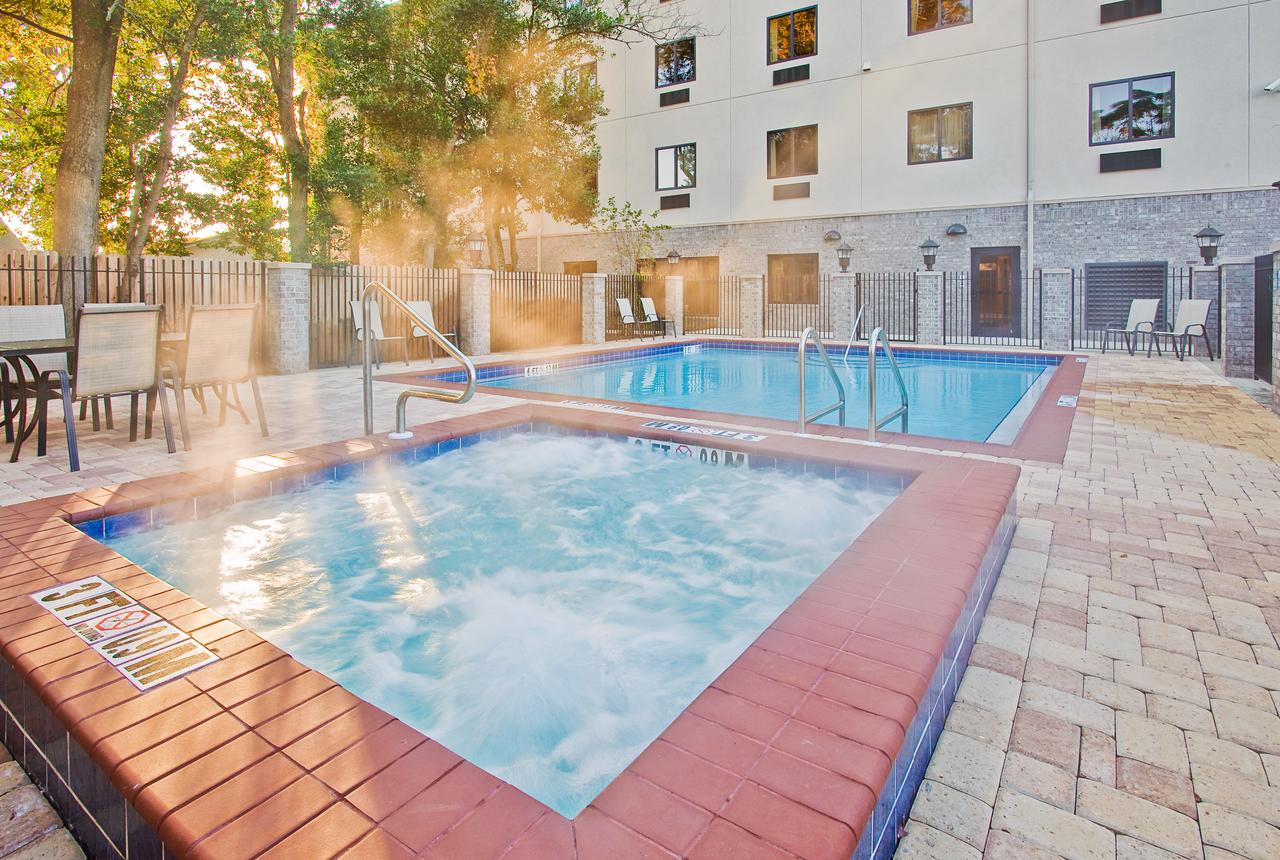Holiday Inn Express Hotel & Suites Pensacola-West Navy Base - thumb 31