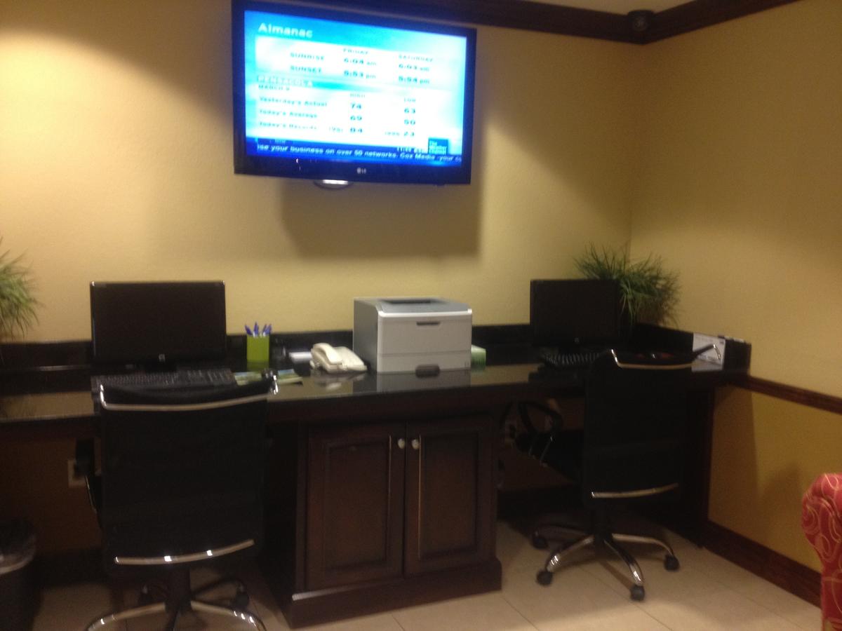 Holiday Inn Express Hotel & Suites Pensacola-West Navy Base - thumb 18