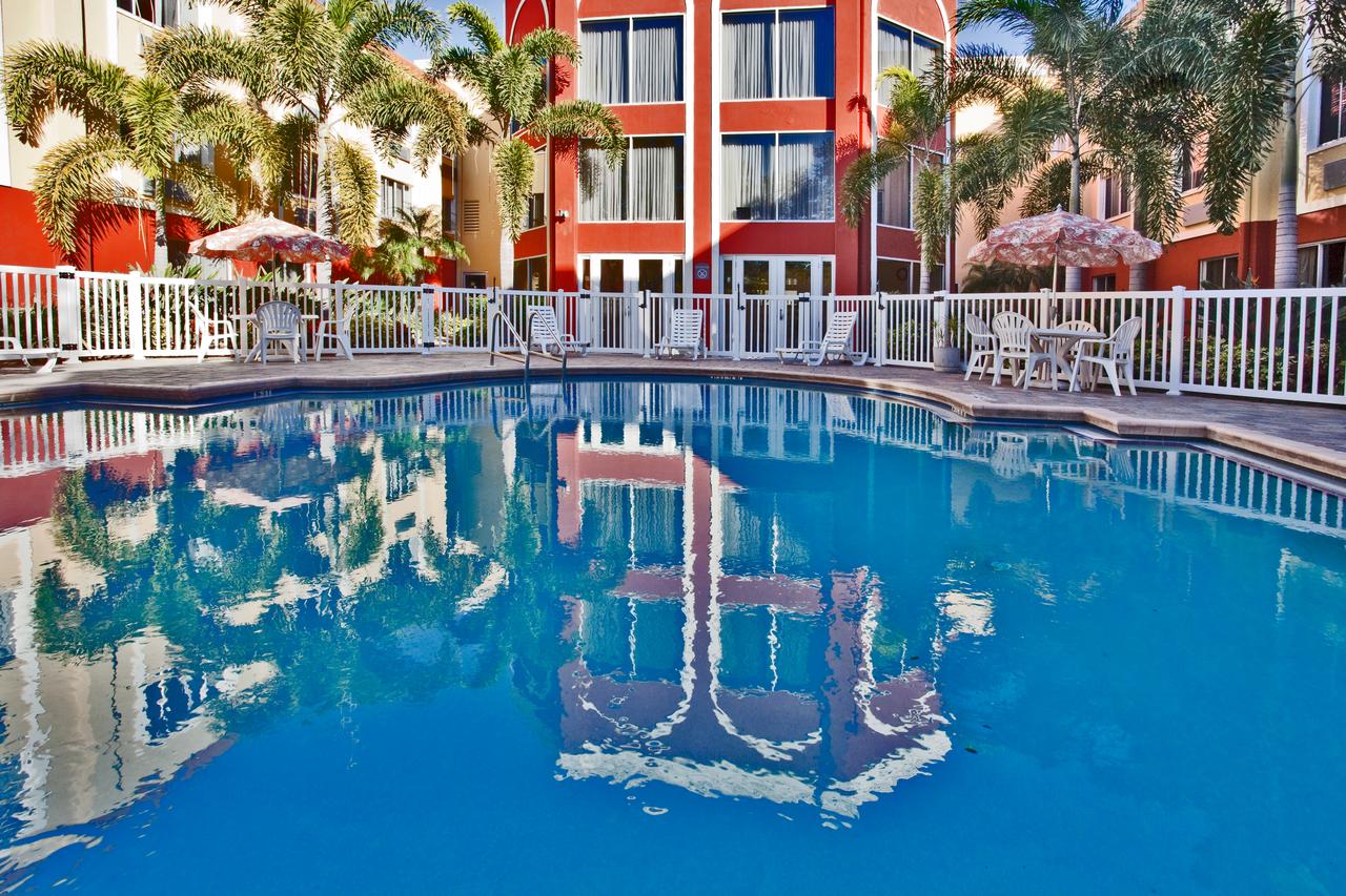 Holiday Inn Express Hotel & Suites Bradenton West - thumb 25