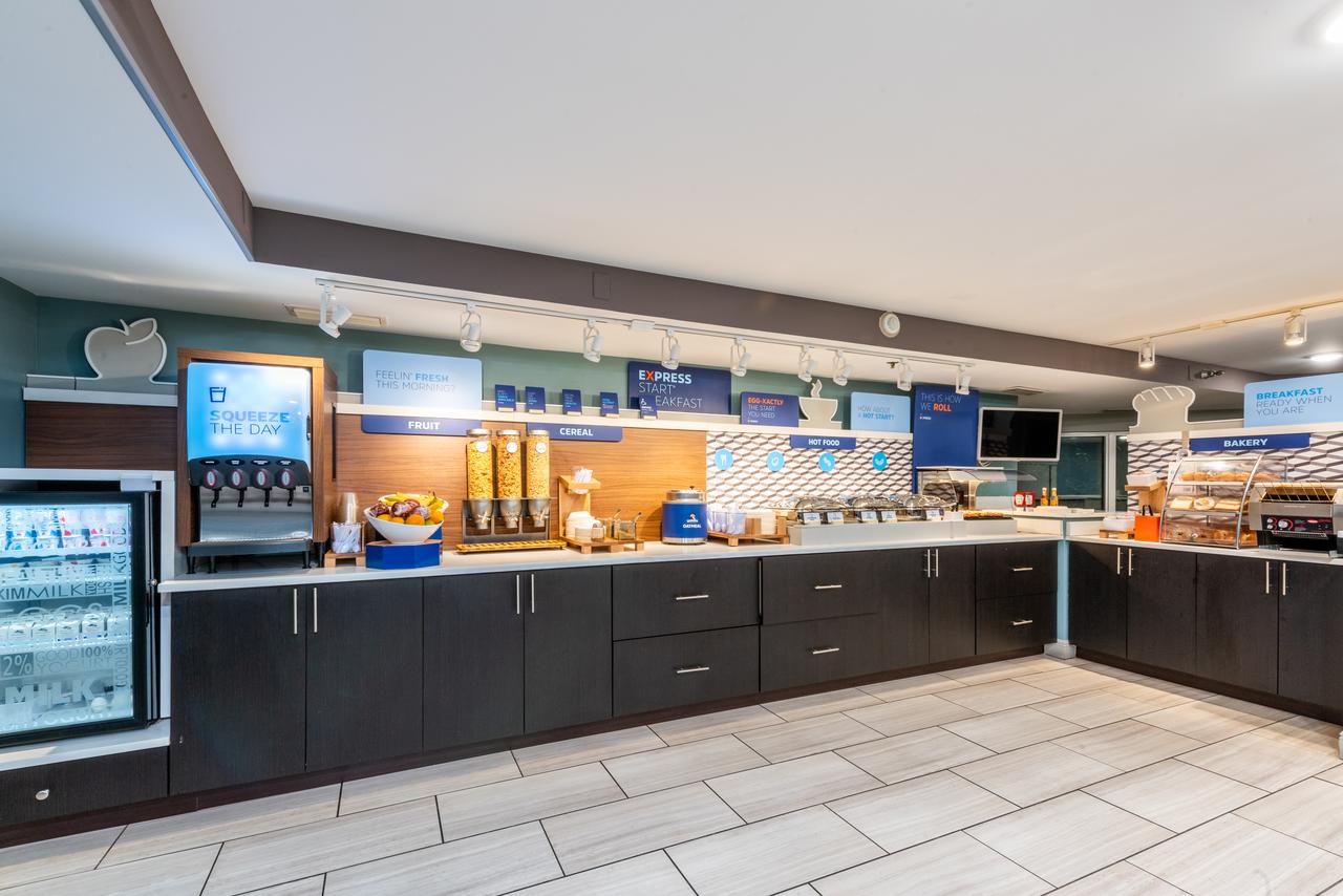 Holiday Inn Express Hotel & Suites Bradenton West - thumb 9