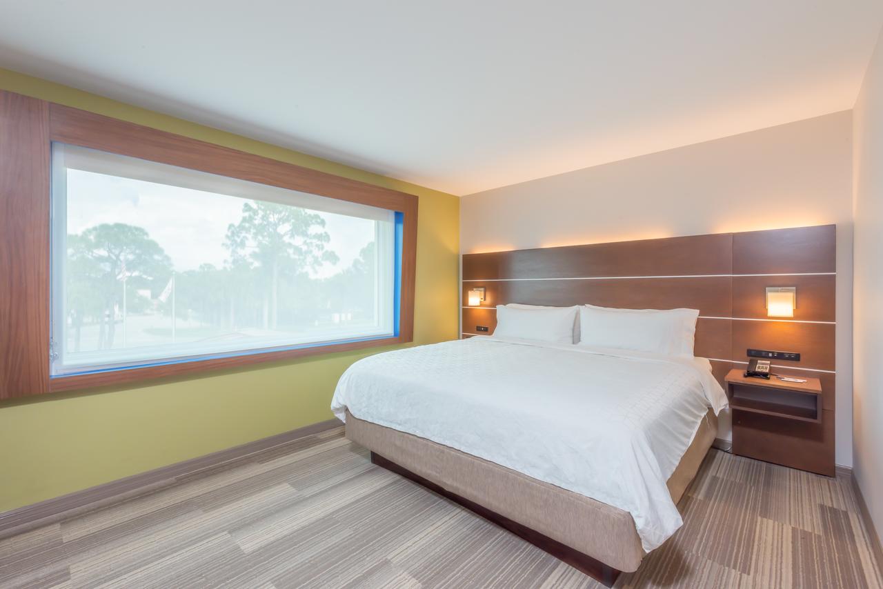 Holiday Inn Express Hotel & Suites Bradenton West - thumb 21