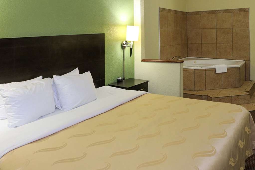 Quality Inn East - thumb 4
