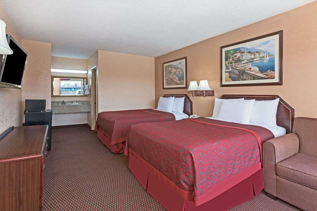 Days Inn Waycross - thumb 8