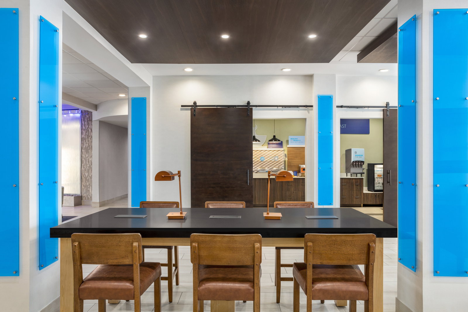 Holiday Inn Express Hotel & Suites - thumb 2